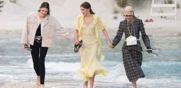 Chanel podiumu okean çimərliyinə çevirdi